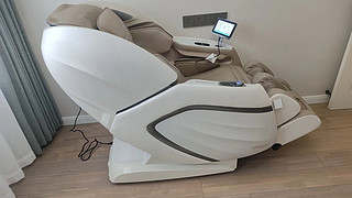ihoco轻松伴侣IH-8588P家用全身按摩椅，以其独特的4D机芯，开启了一段全新的家居舒适体验。