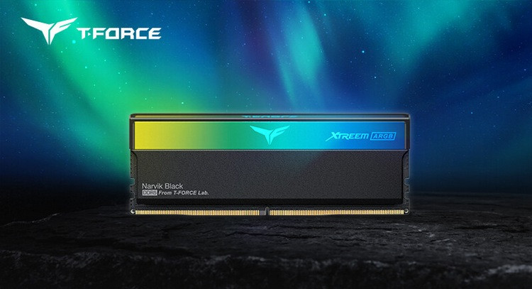 十铨 DDR5 “幻镜”内存、锻造散热片、透光灯效、海力士颗粒、最高8200MHz