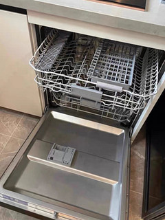 非常好用的洗碗机，家中不能少的家用电器