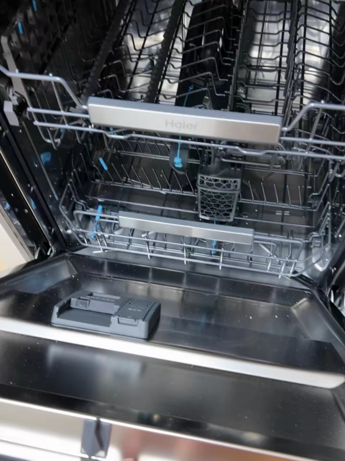 海尔嵌入式洗碗机