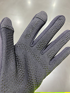 指尖触屏，冬季户外运动必备手套