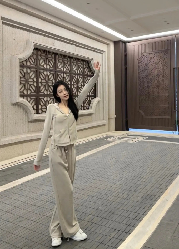 女上装