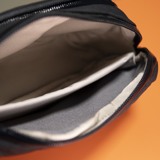 贝罗依男士单肩斜挎包