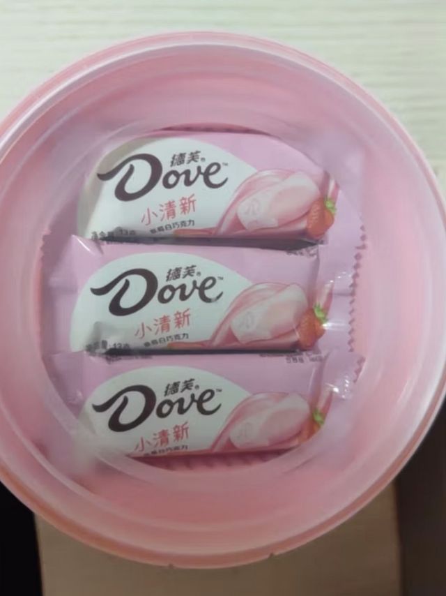 德芙（Dove）草莓白巧克力分享碗装221g休闲小零食糖果礼物