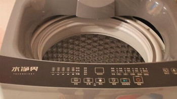 《荣事达洗衣机：洗衣的得力助手》