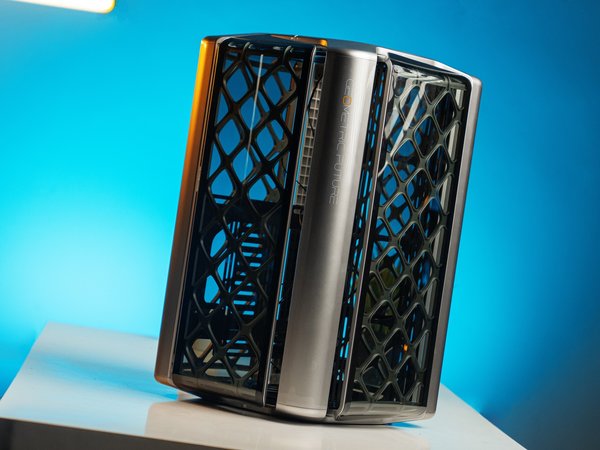 【ITXLAB】拧螺丝不是我想要的未来！几何未来M2 13700K+240水冷案例分享