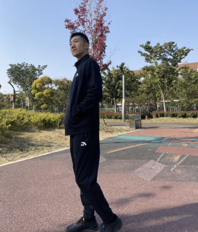 运动卫衣