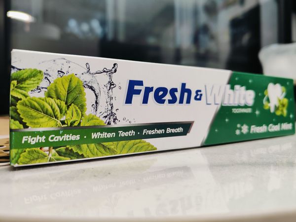 泰产狮王牙膏，便宜也挺好用。