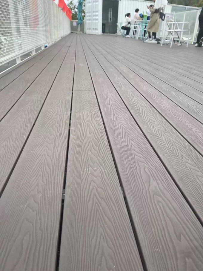 超实用的塑木地板