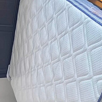 顾家家居天然乳胶床垫 舒适睡眠的重要选择