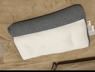 Huadn日本枕头枕芯颈椎枕头睡眠深度舒颈枕助修病颈椎复学生成人专用枕 