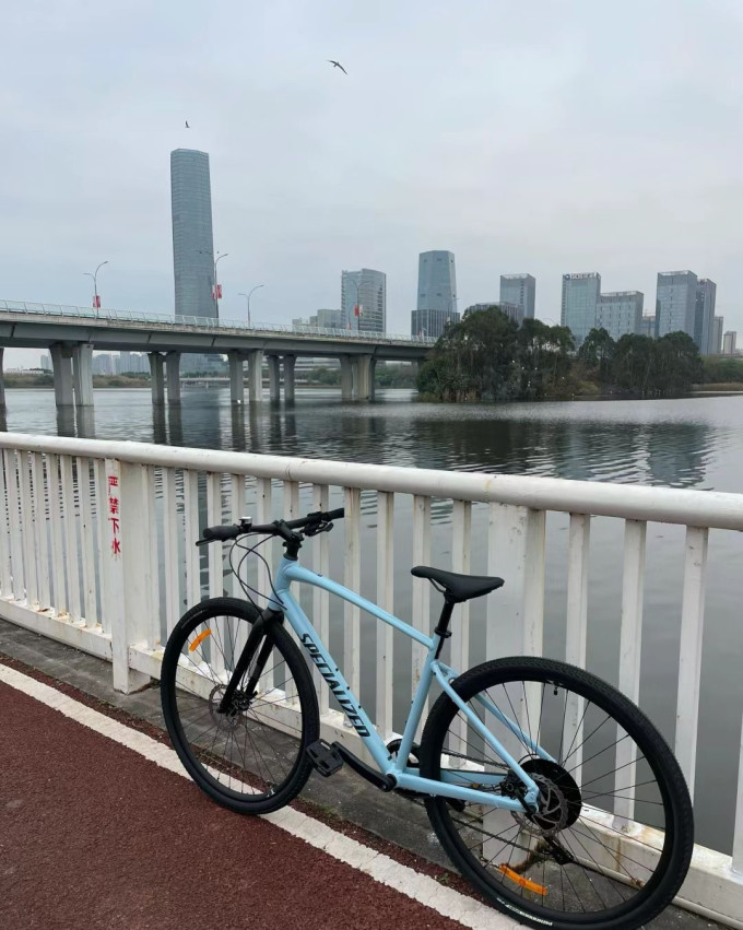 闪电公路车