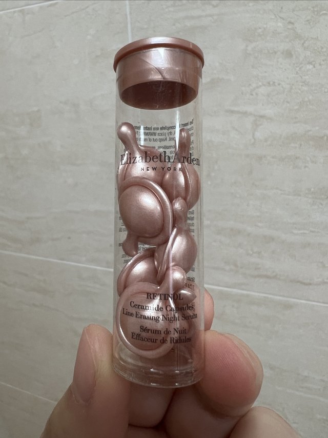 买了很久很久很久的雅顿粉胶