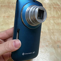 这部289元的拍照手机，自带10倍伸缩镜头+氙气闪光灯