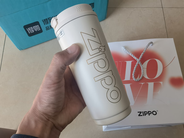 ZIPPO+杯套礼盒装，贴心礼品首选！