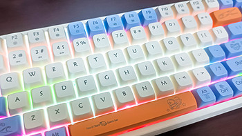 百元价位，性能与颜值共存：狼途 GK102 机械键盘 评测