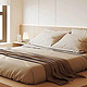 越来越多人卧室不放“床”了！建议学他家的做法，实用还省空间　