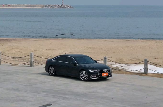 岚图追光phev和奥迪a6l谁是豪华行政轿车王者