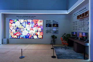 AWE现场终于看见量产163英寸Micro LED巨幕电视真身了！震撼！不愧万级分区的目前技术巅峰产品！