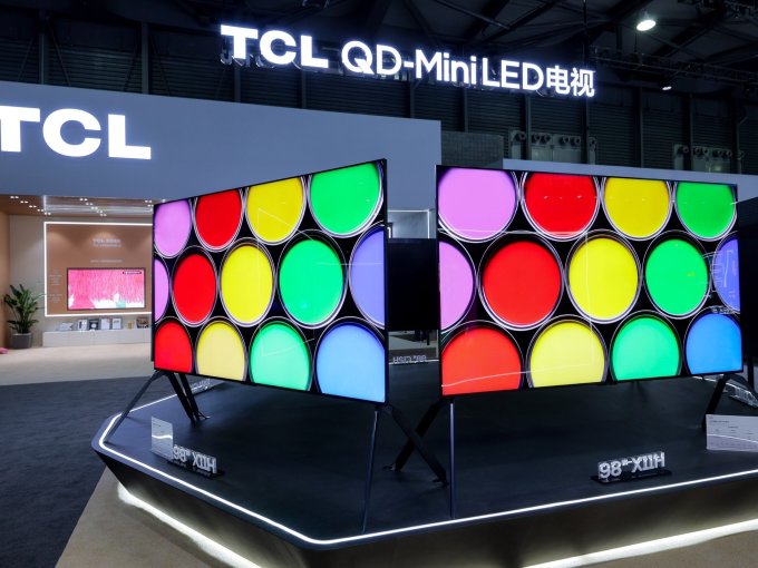tcl电视怎么样 awe惊现163吋全场最大micro led巨幕电视!_什么值得买