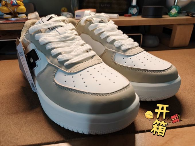运动板鞋