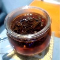 让我看看你在办公室喝的茶，红茶绿茶喜欢哪个