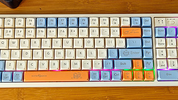 有颜又实用的狼途三模键盘，
