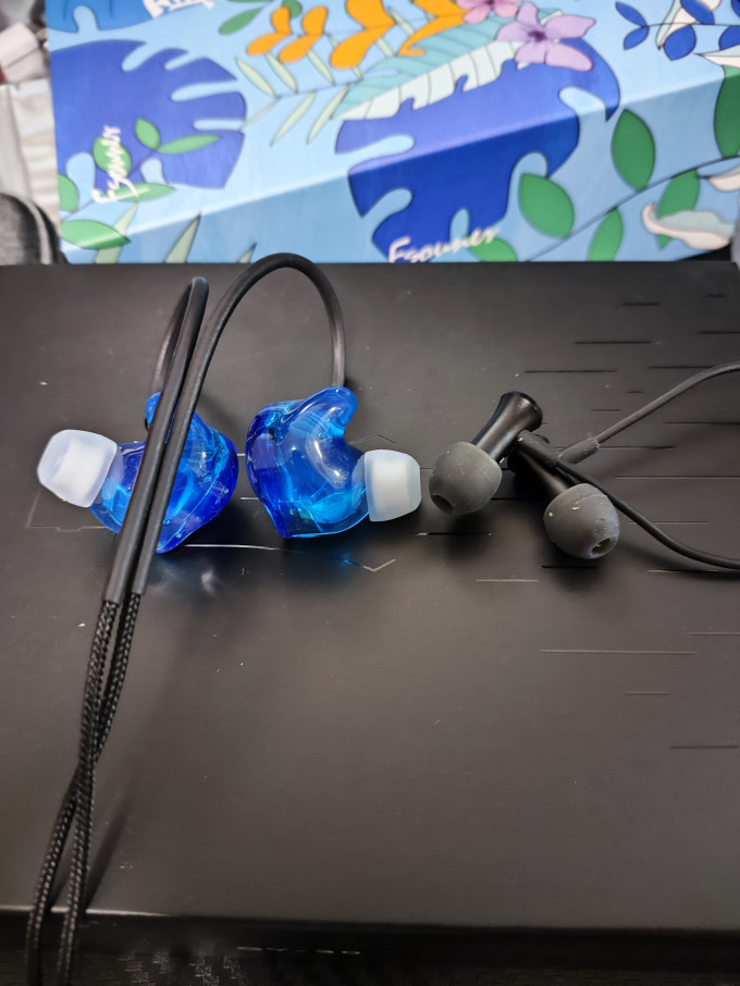 锐可余音耳机