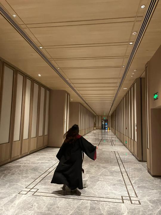 二选一，选诺金。