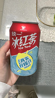 打工人-第一次买这种罐装的冰红茶、