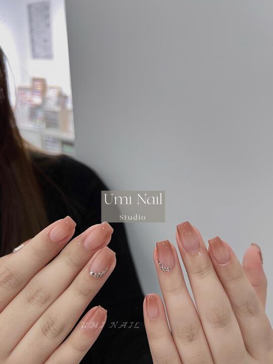 潍坊美甲｜透棕色渐变美甲｜裸色钻钻美甲
