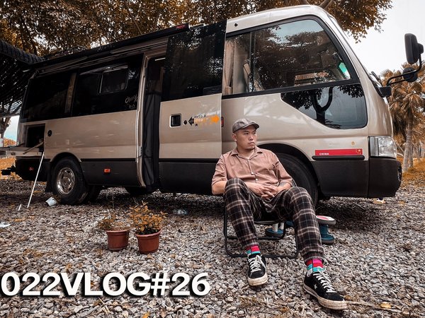 耗费150天我把领导的巴士改成房车,在荒诞的日子里总想找乐子