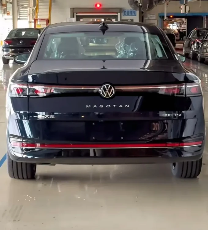 一汽-大众轿车怎么样 迈腾b9没你想象的那么丑!