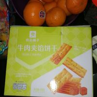 良品铺子牛肉夹心饼干