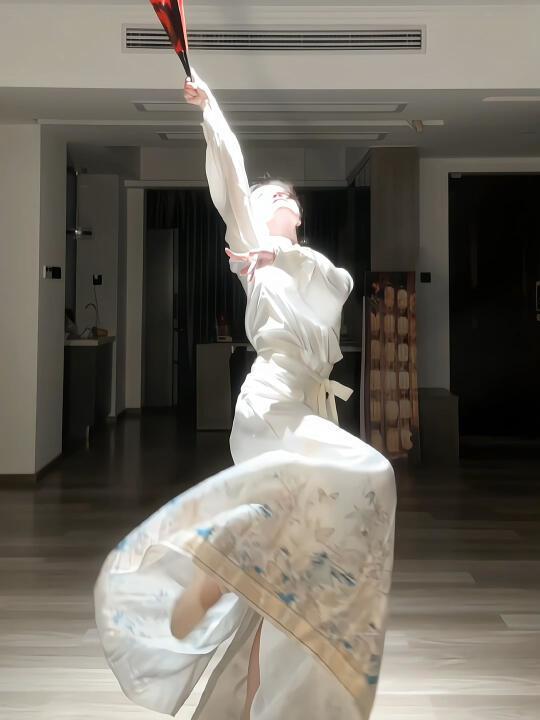 “相忘于江湖之间”