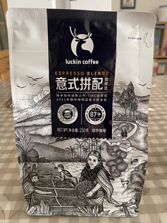 瑞幸咖啡精品手冲意式拼配咖啡豆咖啡机深度烘培黑咖手磨醇香250g