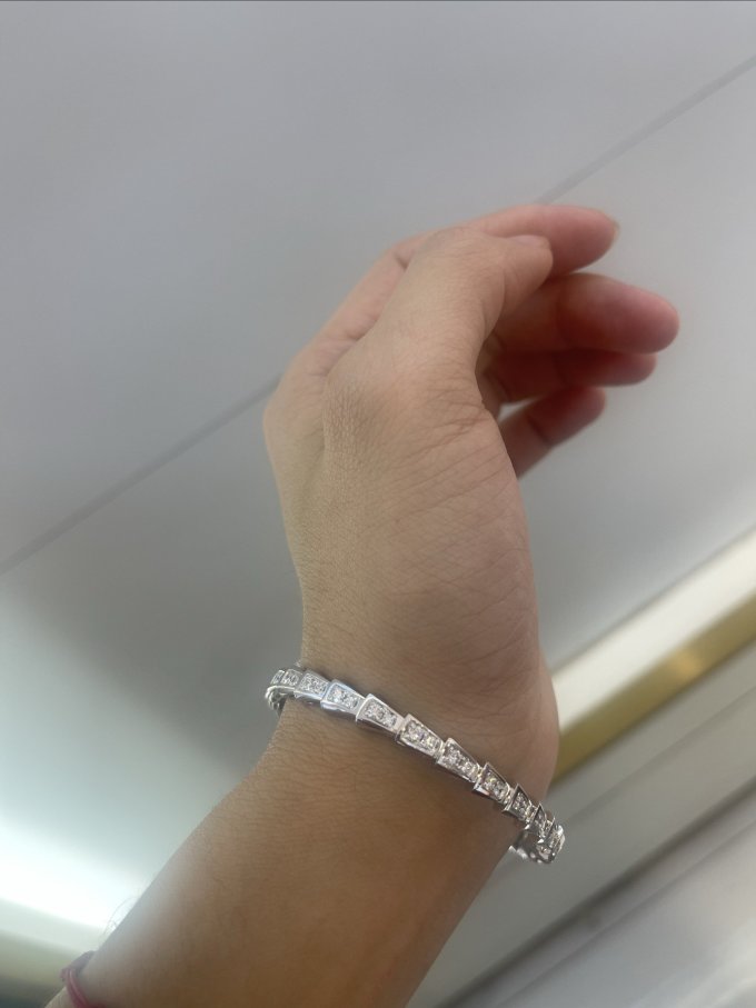 成本4万不到卖24万的宝格丽满钻手镯品牌溢价有点高得离谱了