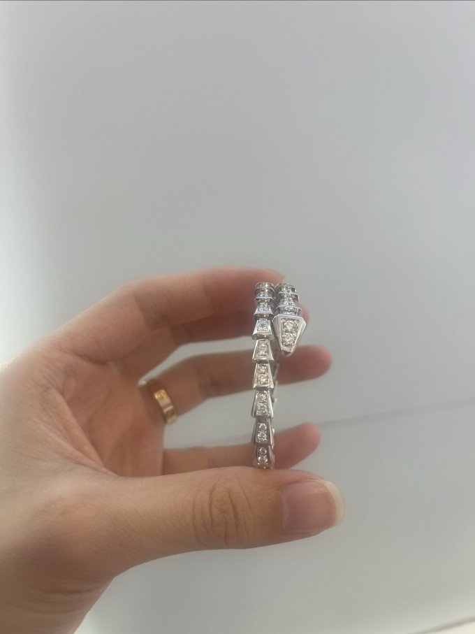 成本4万不到卖24万的宝格丽满钻手镯品牌溢价有点高得离谱了