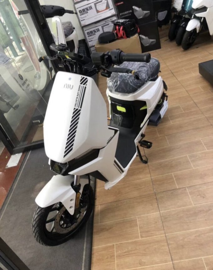 小牛电动电动车整车