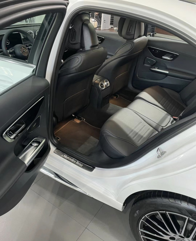 奔驰c200l指导价3348万现在能优惠95万元优惠后仅需2398万元感觉有点