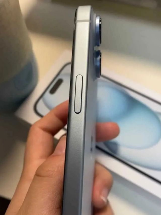 iPhone 15降价了，我忍不住换了iPhone 11。用了几天，感觉手机运行更流畅了