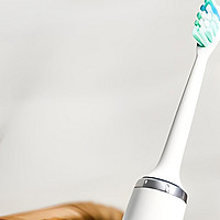电动牙刷选购指南：如何找到最适合你的那款？