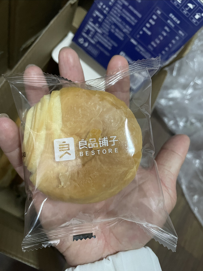 良品铺子饼干糕点