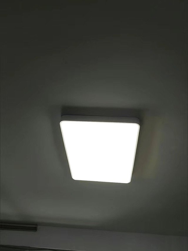 鸿雁照明超轻薄极简吸顶灯