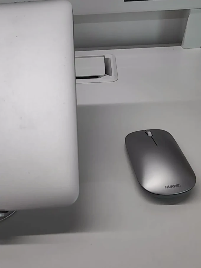 华为cd23-c鼠标怎么样 果真连接华为笔记本很速度,放在旁边直接点击
