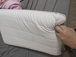 舒适透气的乳胶枕