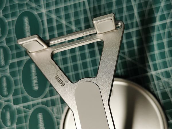 由俭入奢易，由奢入俭难，年轻人的第一套手机架