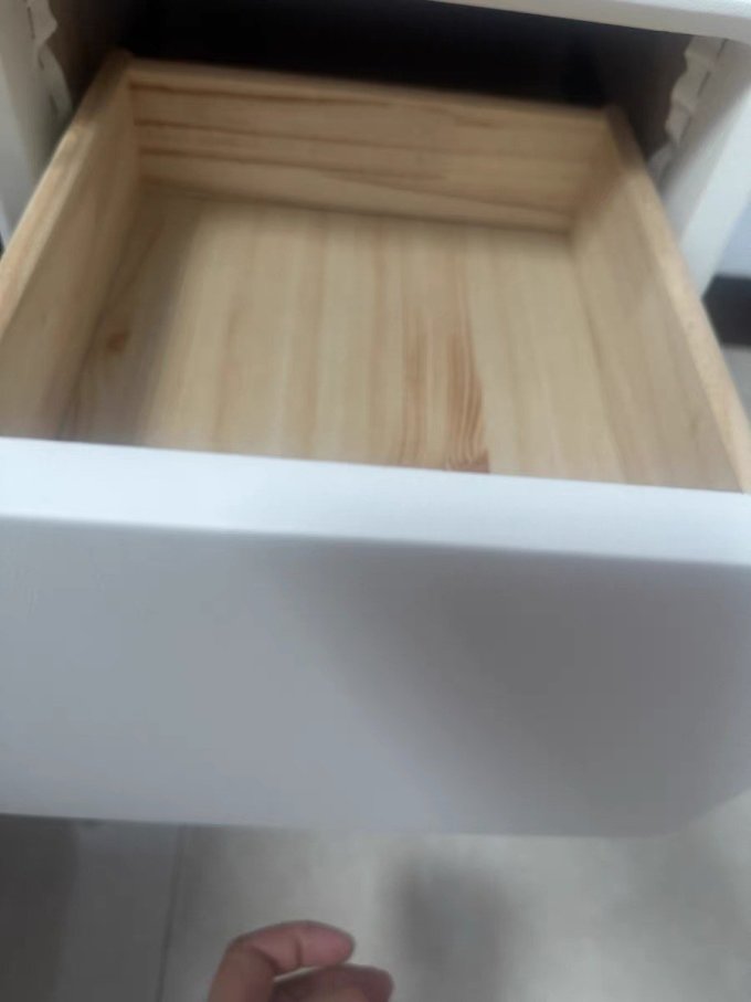 锦需床头柜