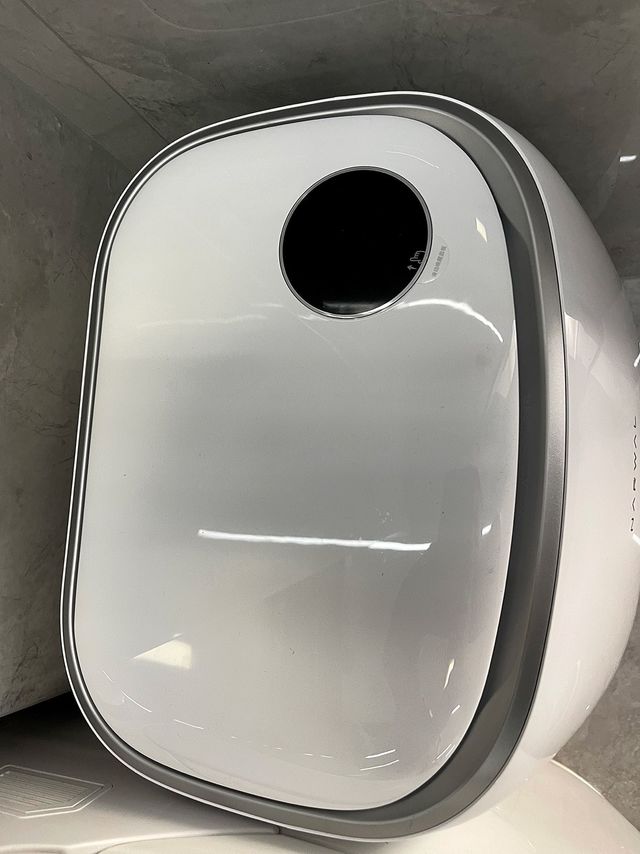 云鲸扫地机器人J4：家务好帮手