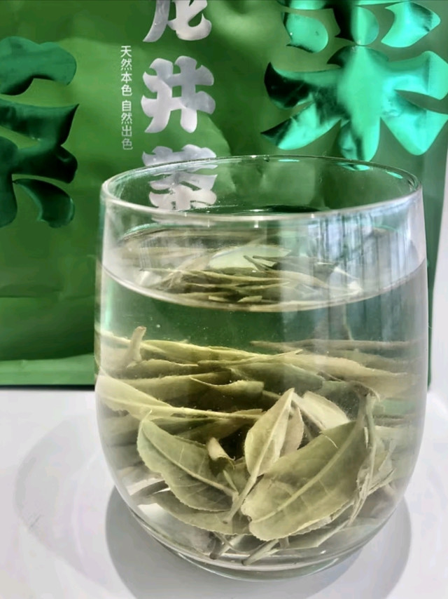 龙年春季喝龙井，龙行大运福满来